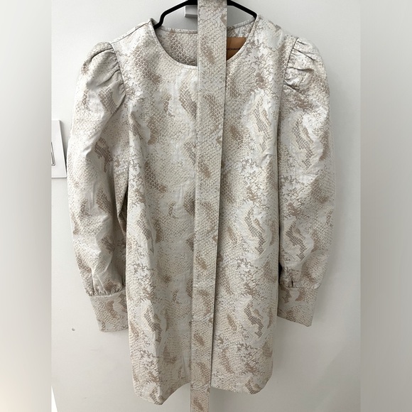 THE ANDAMANE Shimmer Metallic Long Sleeve Mini Dress Small - Picture 5 of 7